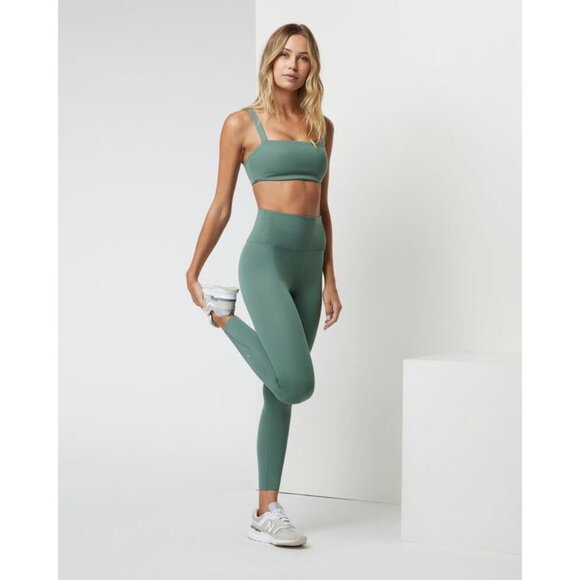 Vuori Evolve Legging in Sea Pine - Picture 3 of 6